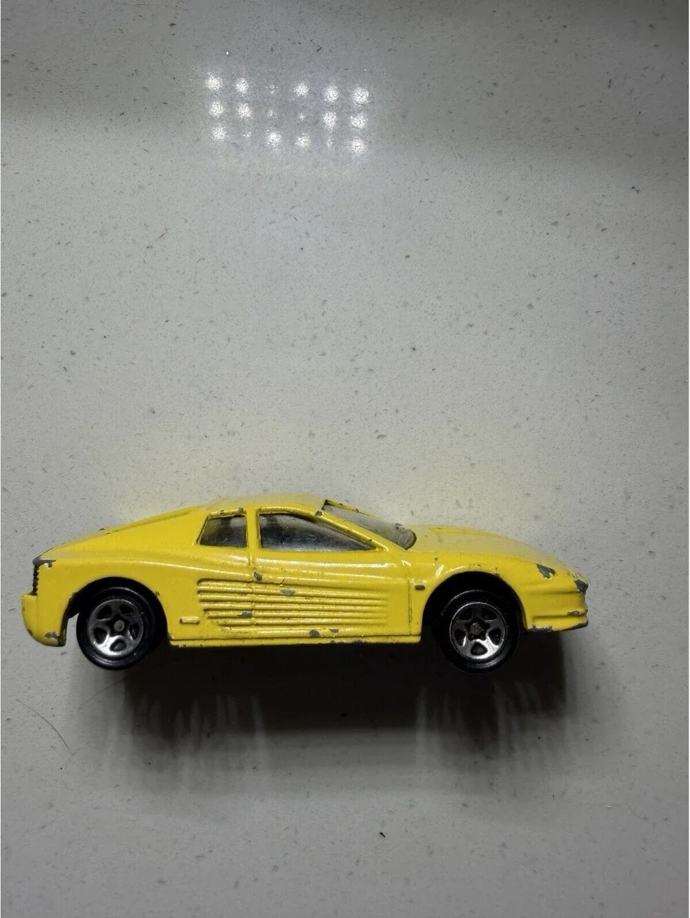 Hot Wheels loose Ferrari Testarossa yellow China